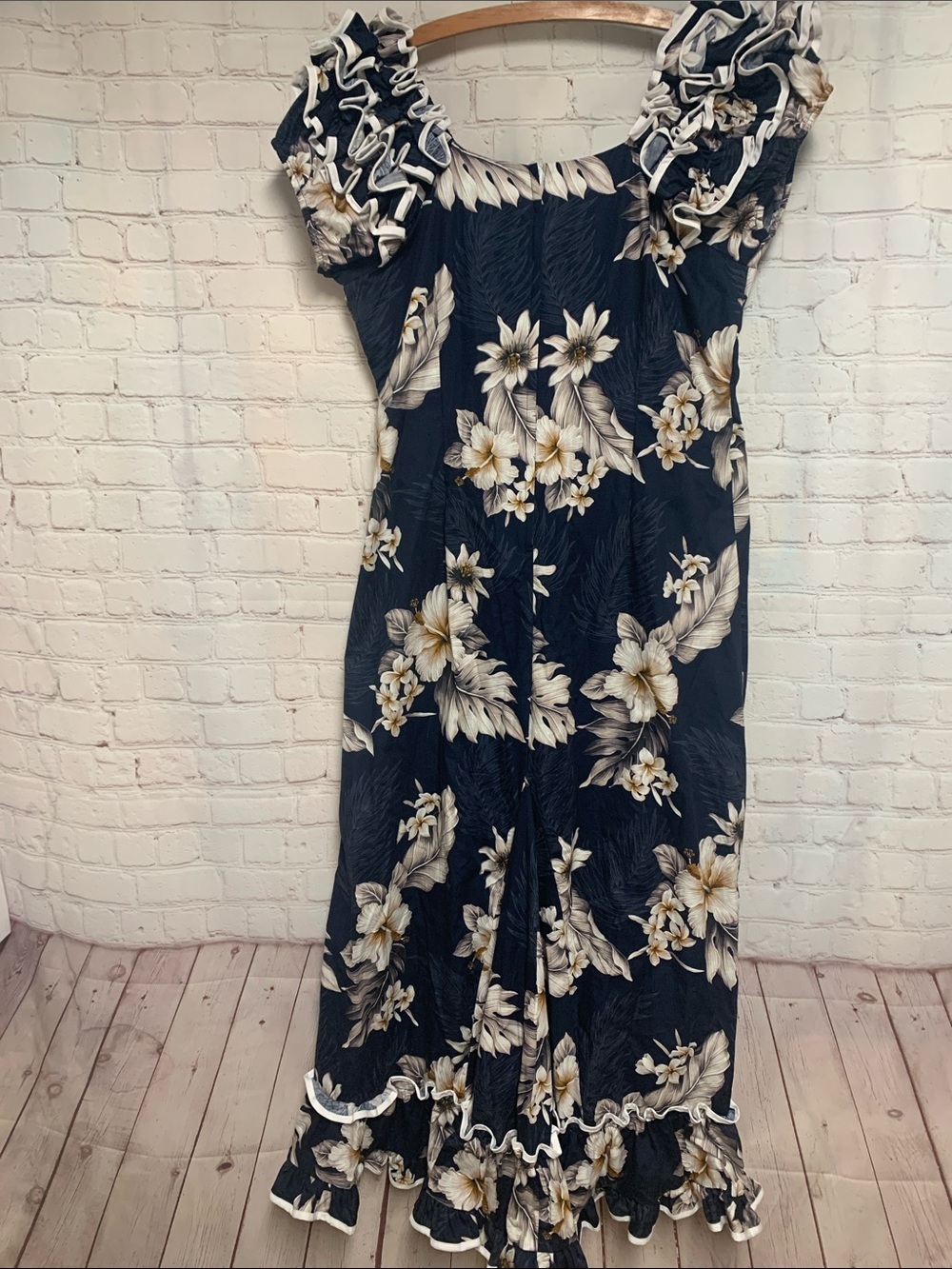 NWOT Pacific Legend Navy Ruffle Hawaiian Floral Aloha Maxi Dress Size 2XL USA - Picture 6 of 6